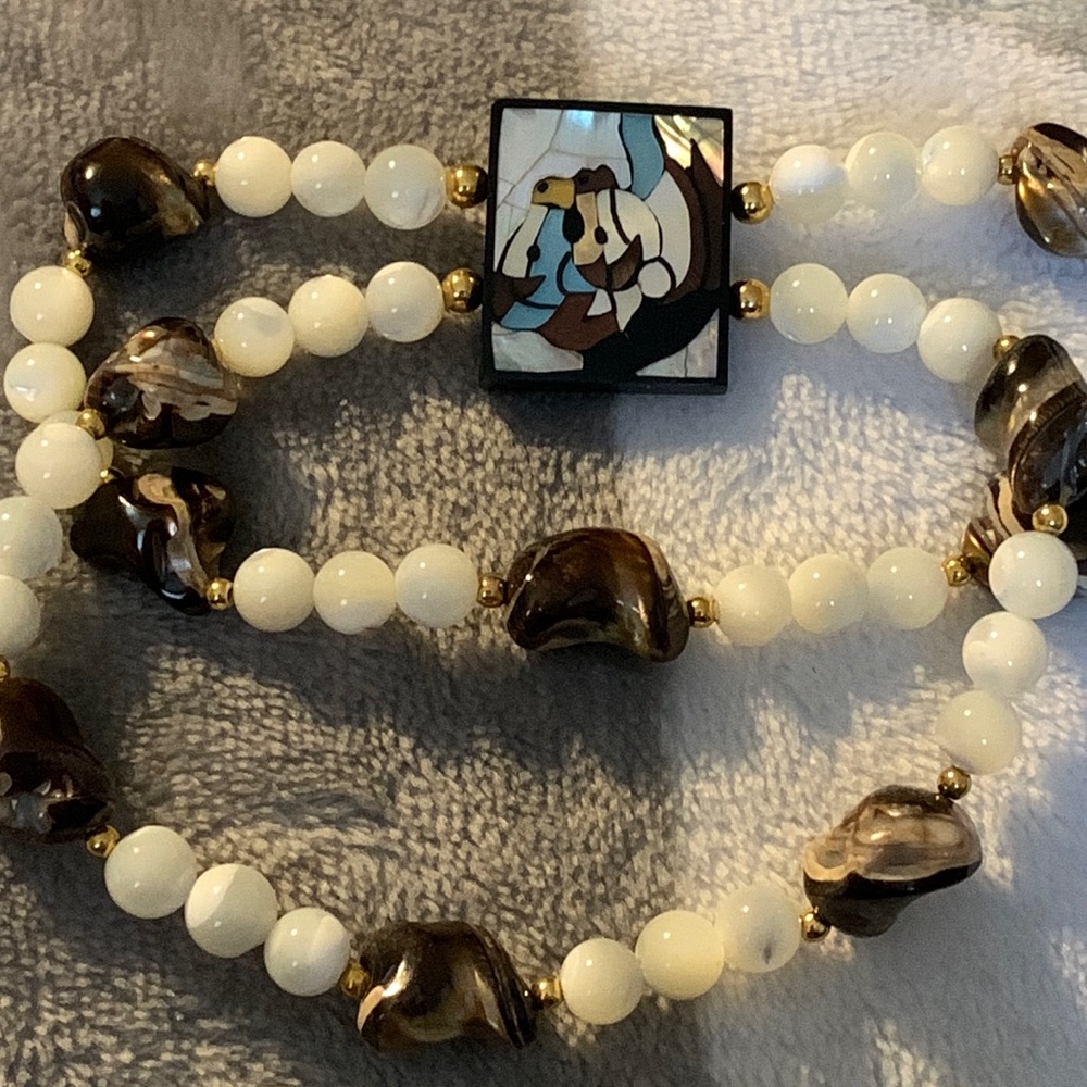 7 1/2” Horse Pearls Gold Rock Bracelet